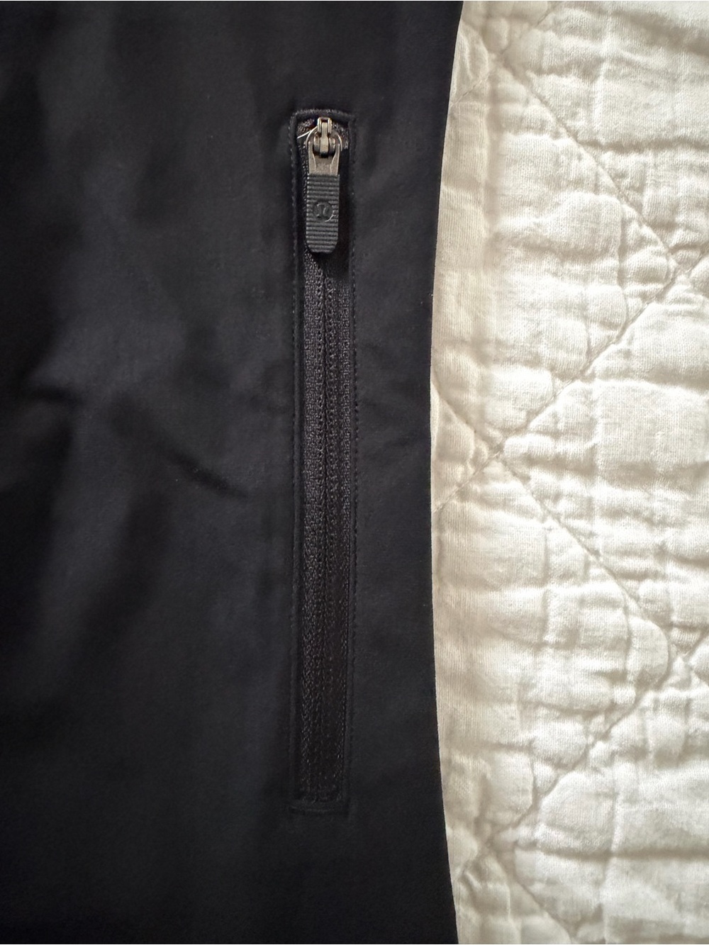 Lululemon Speed Up 4" HR Shorts Blk. Sz.10, Outstanding condition - Picture 7 of 11